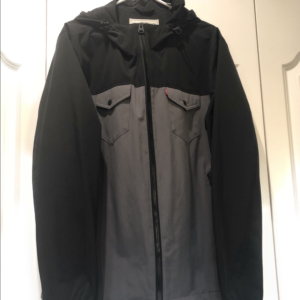 New Men’s charcoal/black Levi’s hooded rain jacket